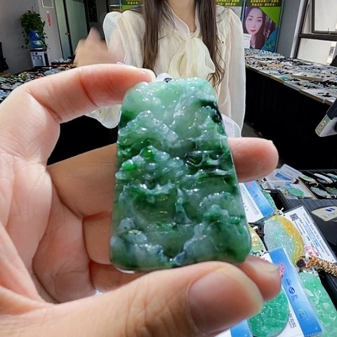 翡翠未镶嵌颈饰翡翠