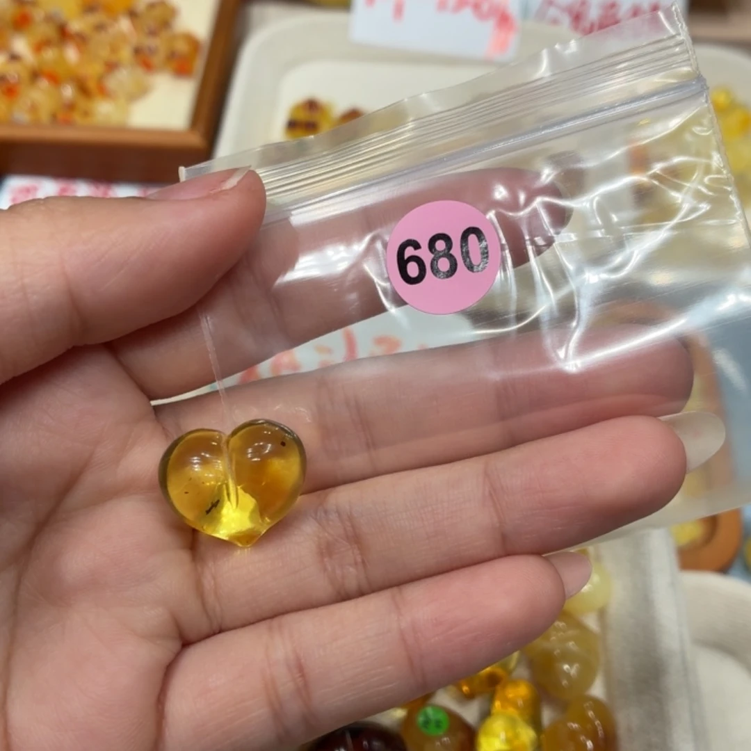 琥珀未镶嵌珠宝奇石蜜蜡