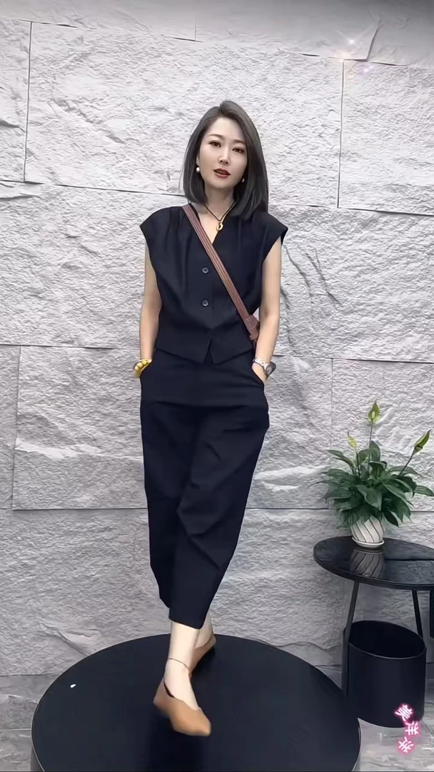 夏季新款时尚套装女马甲上衣+裤子洋气百搭休闲女装两件套