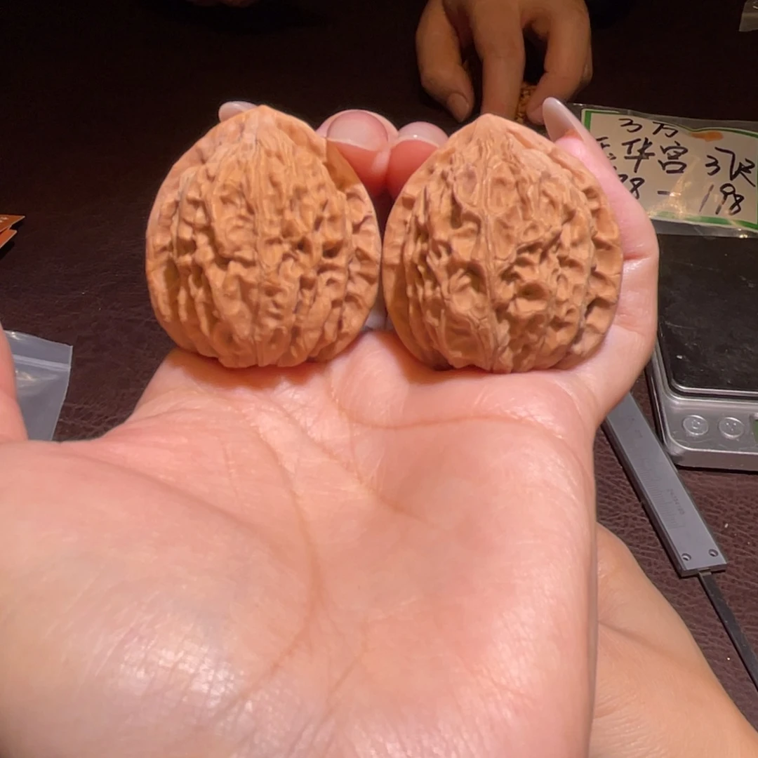 文玩核桃把件36金牛