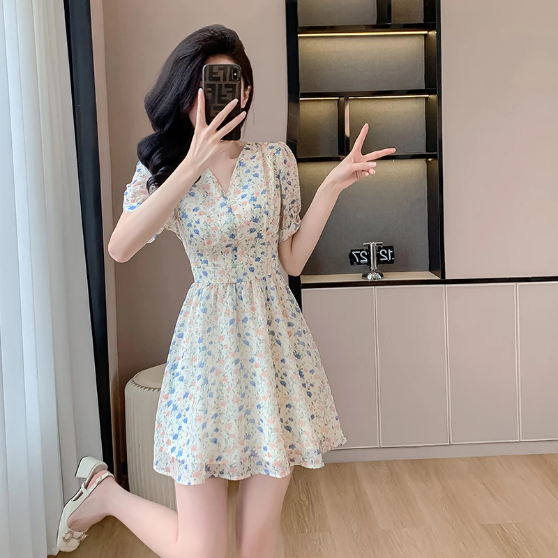 雪纺碎花小个子连衣裙2025新款女夏季高腰显瘦高级感气质漂亮裙子