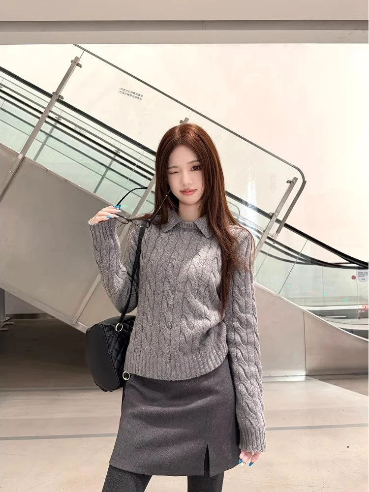 学院风翻领灰色麻花毛衣女秋冬穿搭宽松慵懒风超好看针织厚款上衣