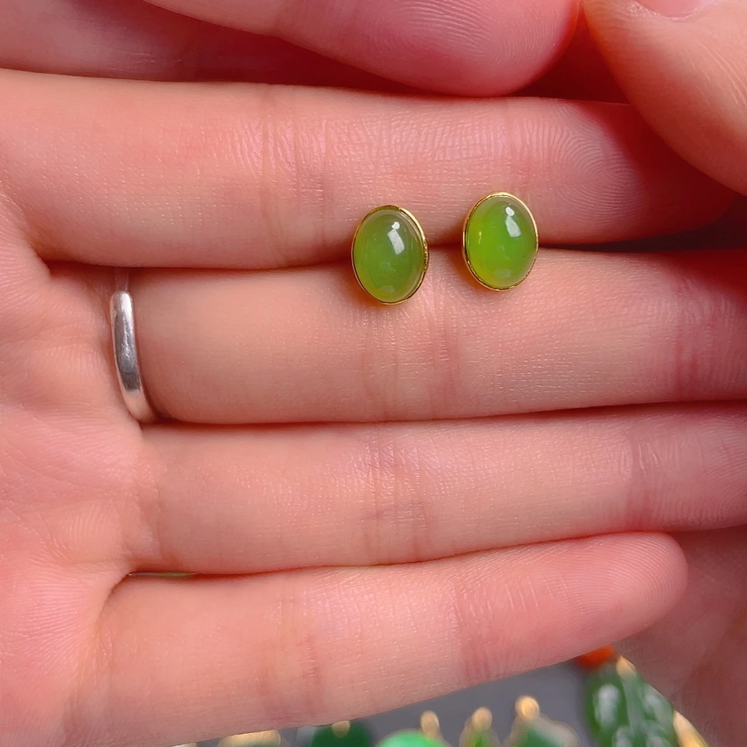 小***回和田玉18K金镶嵌耳饰980