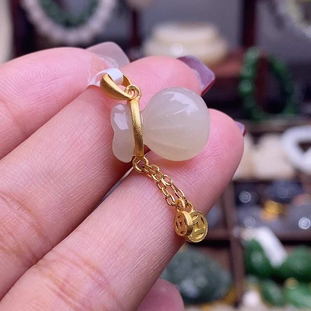 和田玉清货价古银银吊坠未镶嵌