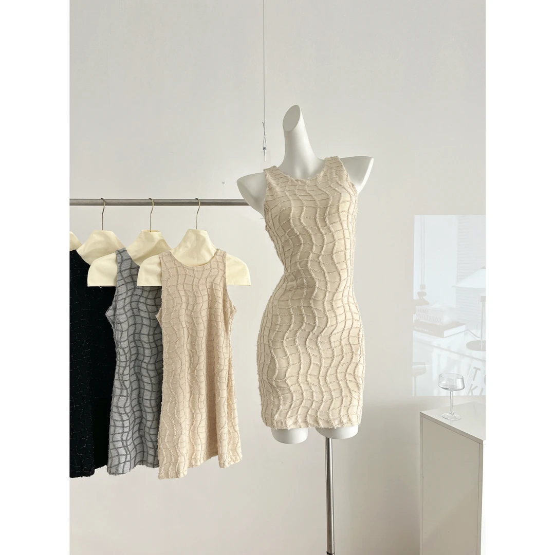 WANGXO｜定制弹力亮丝立体流苏｜不规则方格｜削肩收腰短款连衣裙 显