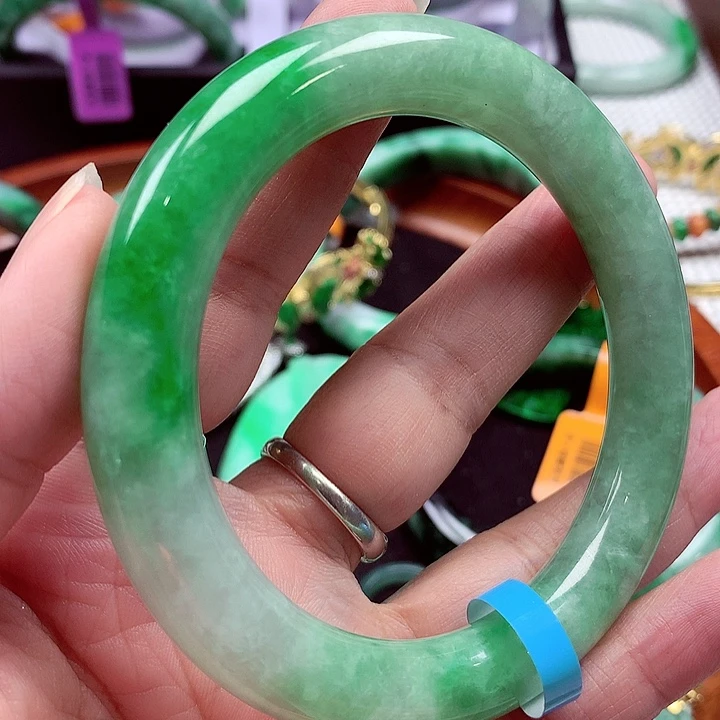 未镶嵌手镯翡翠翡翠
