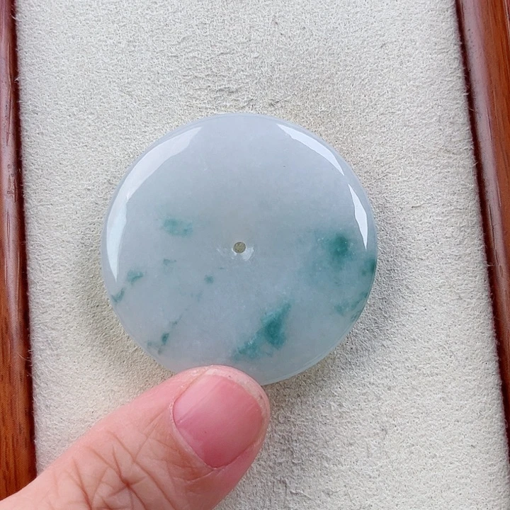 翡翠未镶嵌颈饰孤品