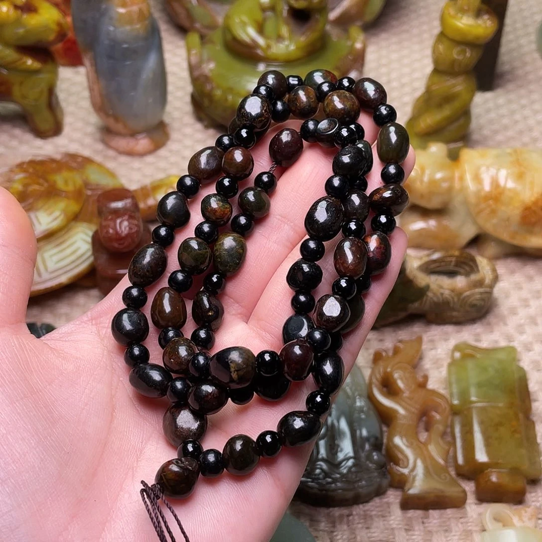 蛇纹石玉未镶嵌颈饰