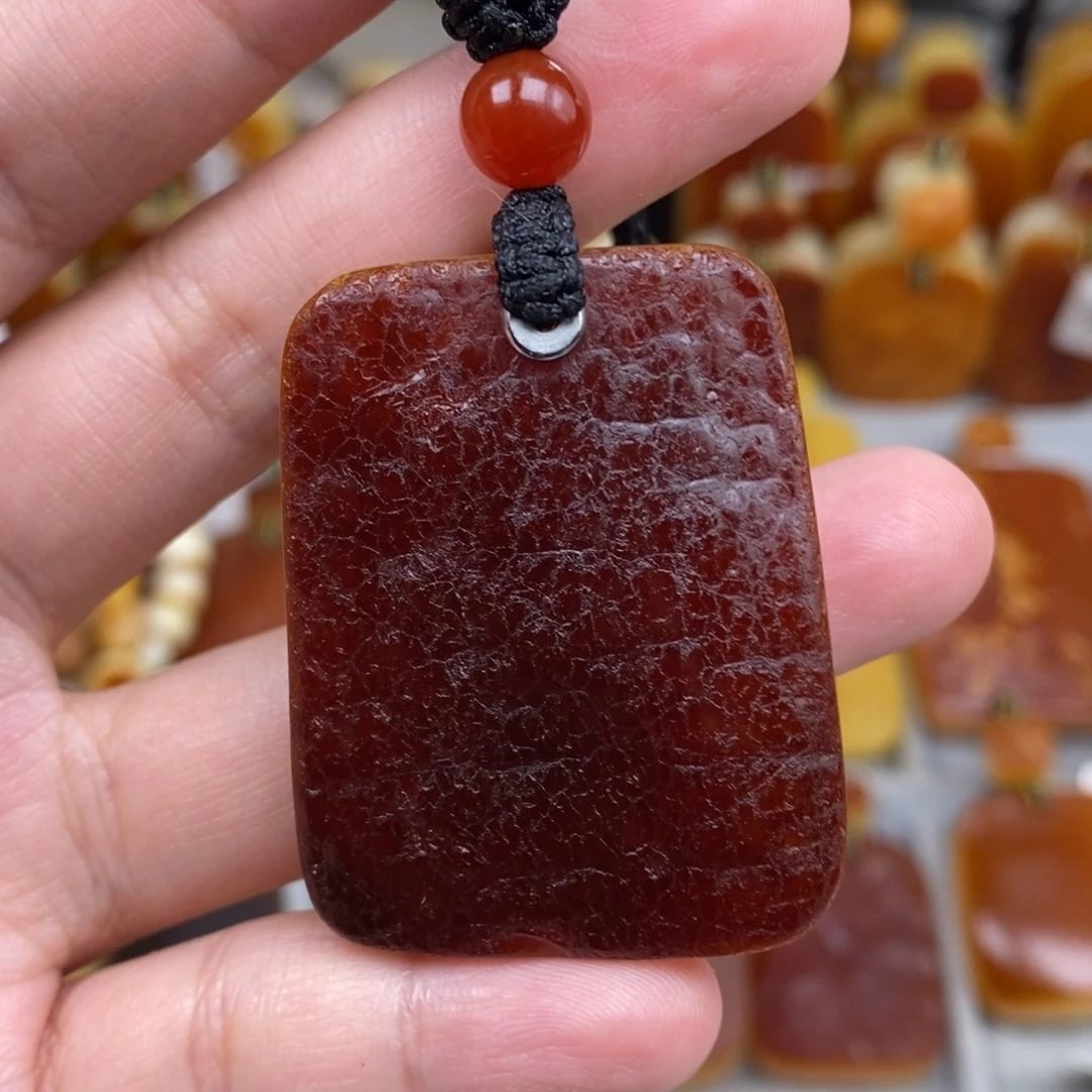 未镶嵌琥珀珠宝奇石