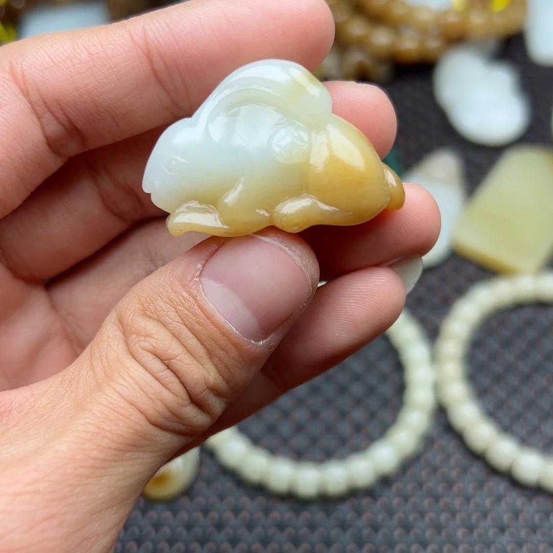 和田玉挂件未镶嵌