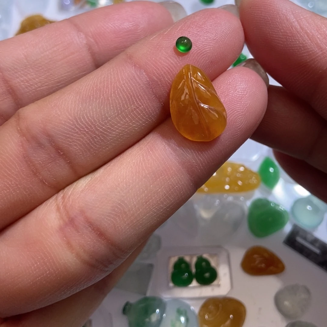 未镶嵌定制翡翠翡翠15/10/3.1