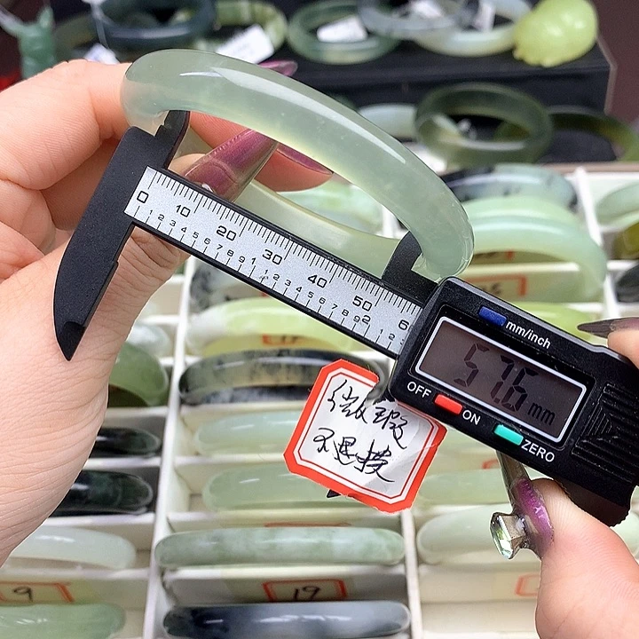 蛇纹石玉手镯未镶嵌29