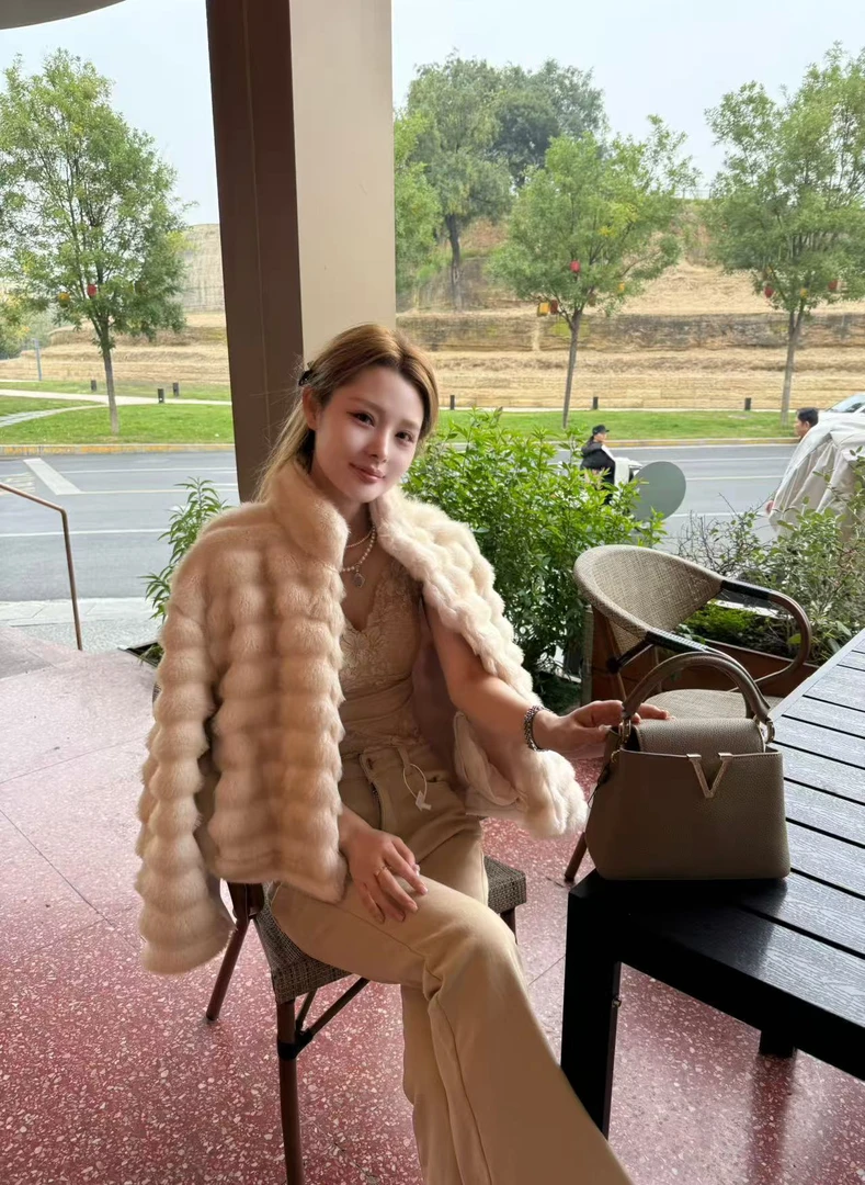 佳丽设计插肩保暖冬季立领短外套短款纯欲风原宿风女长袖蛋糕款式