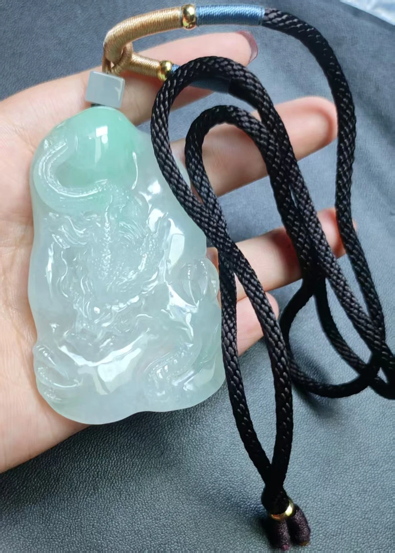 天然翡翠A货龙牌挂件