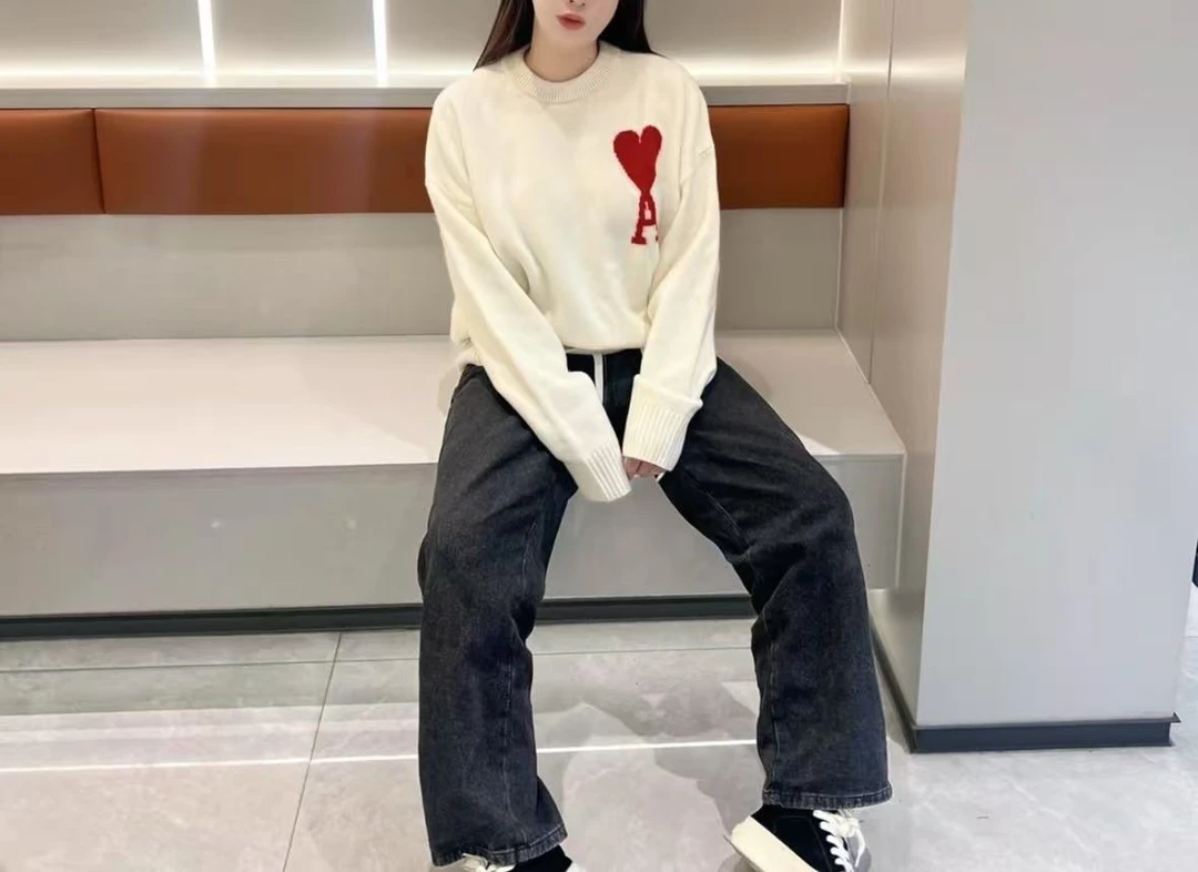 未使用 AMIPARIS HL 胸口大爱心字母套头羊毛衫男女同款BFUKS002