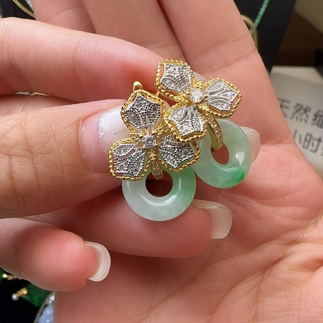 璐***宝银S925镶嵌翡翠耳饰耳包款