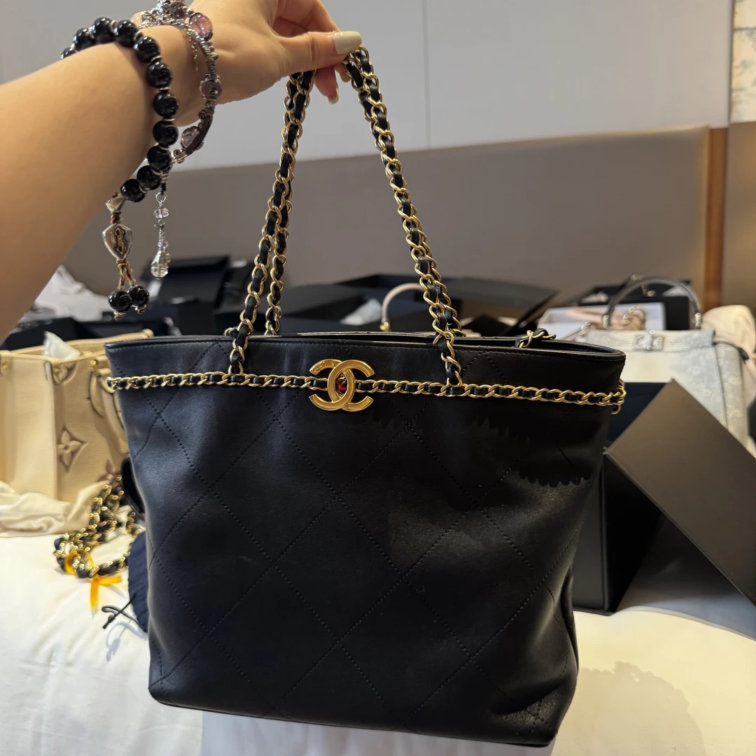 99新 Chanel/香奈儿 Chanel 托特黑金29开时尚包/97新/JM0047