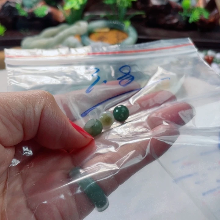 翡翠未镶嵌颈饰西*成品