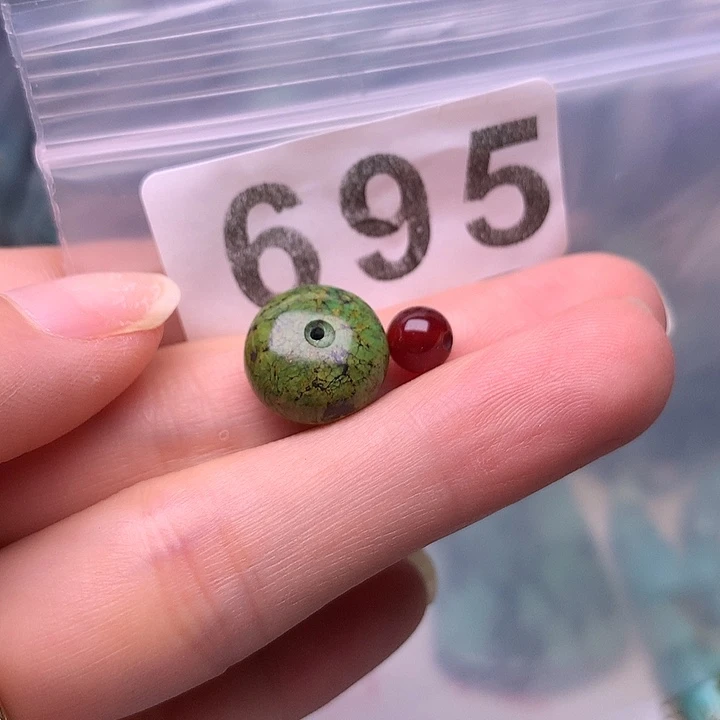 南红玛瑙未镶嵌珠宝奇石