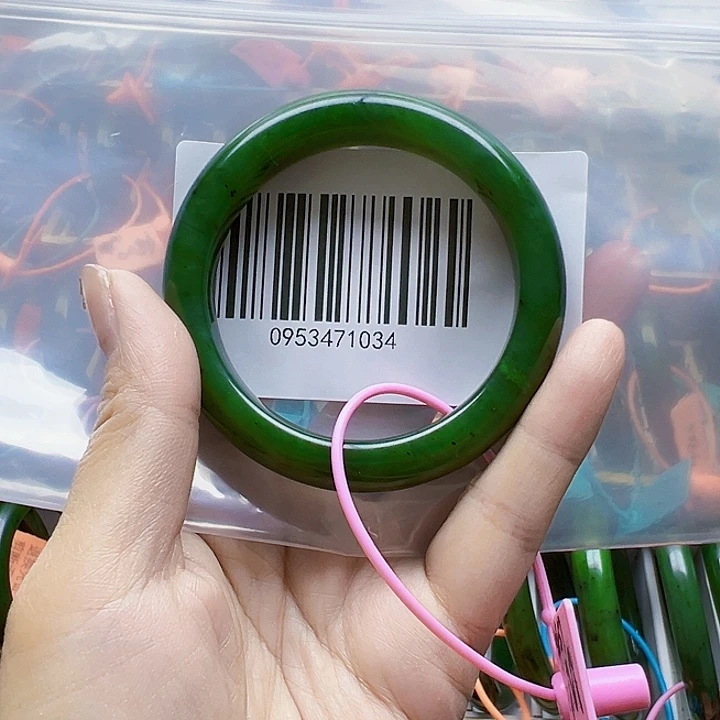 和田玉（碧玉）未镶嵌手镯