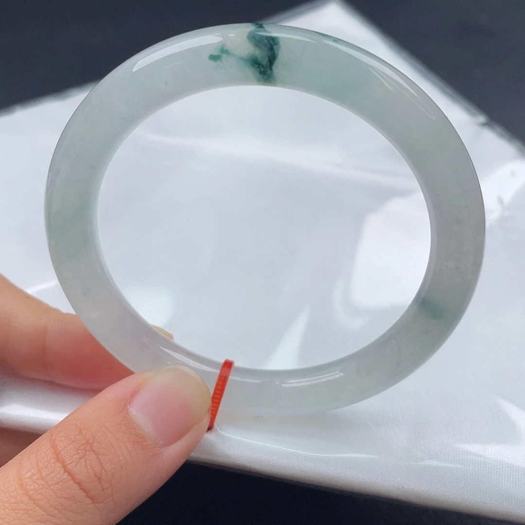 翡翠未镶嵌手镯（圆镯）5556圈