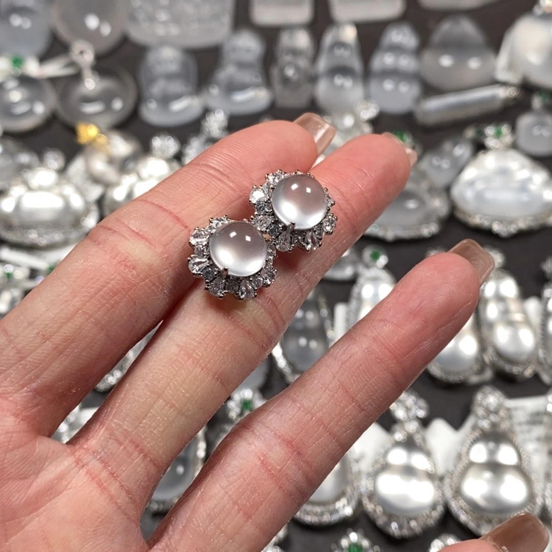 石英质玉合金颈饰太阳花耳钉