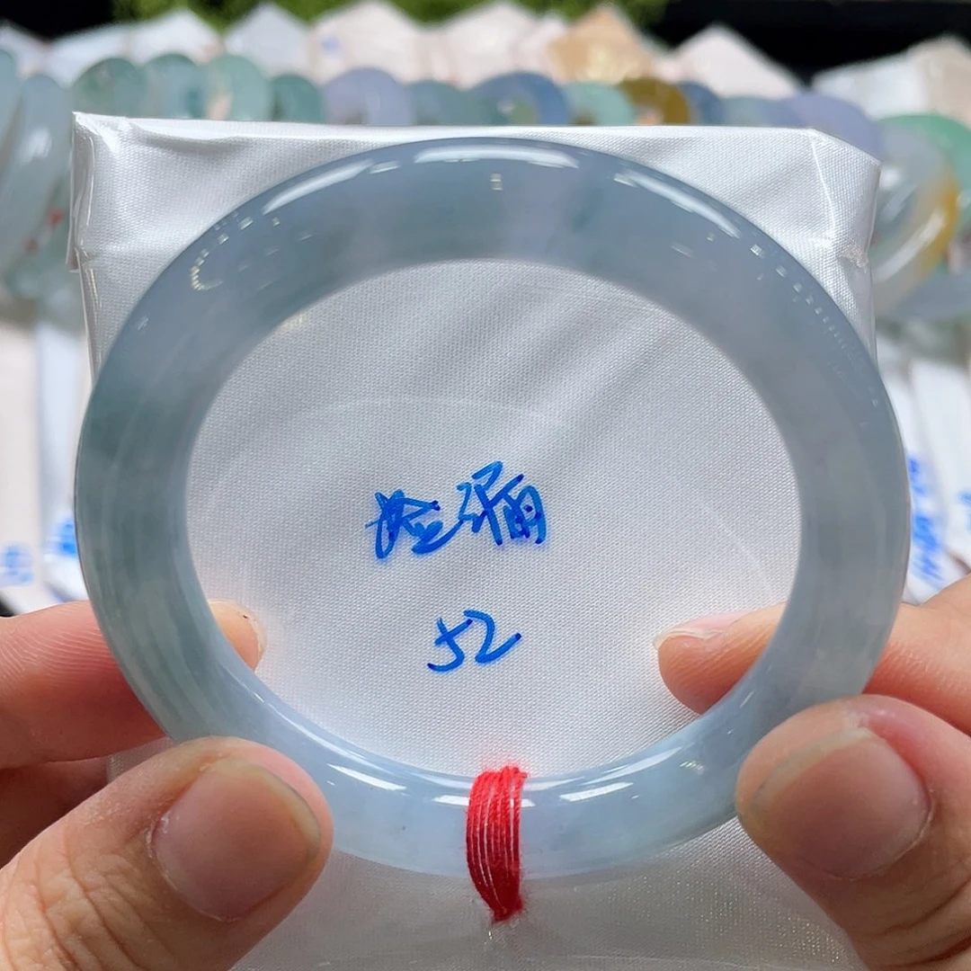 翡翠手镯未镶嵌52圆