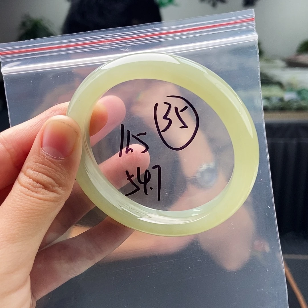 和田玉未镶嵌手镯拍一发一