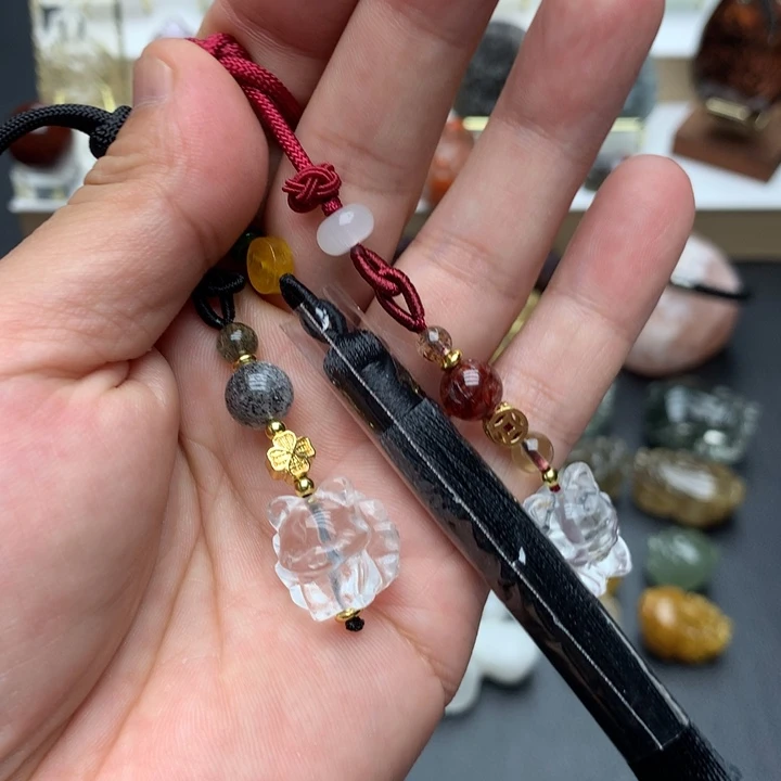 未镶嵌颈饰水晶随机发一个