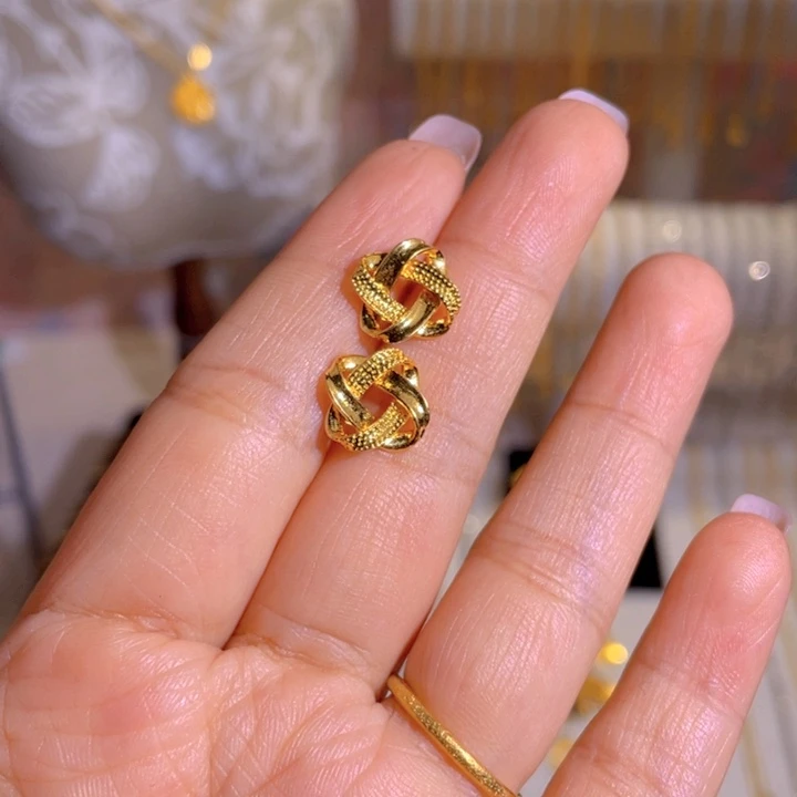 乔****一一曲奇耳钉一一