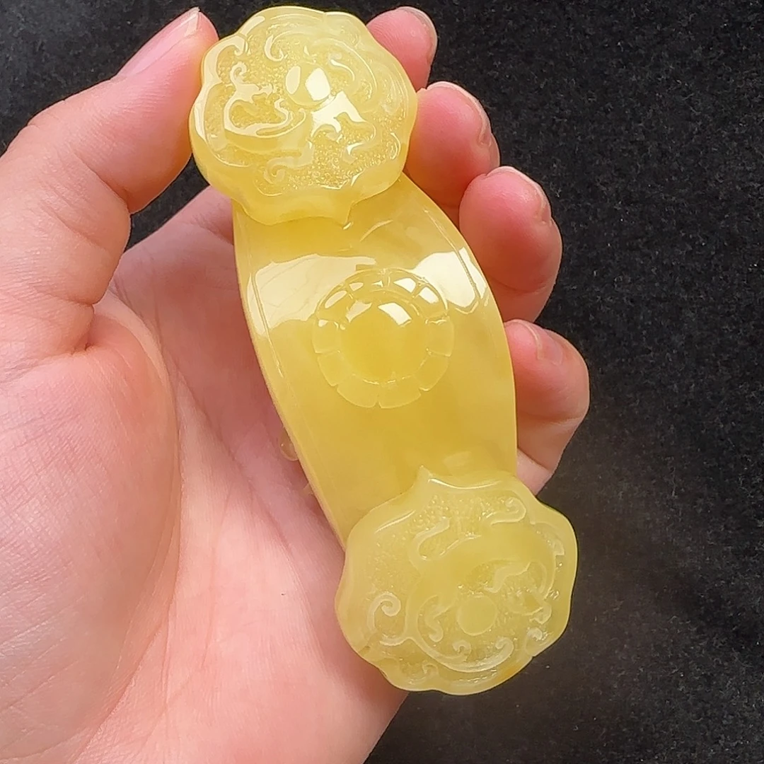 蜜蜡未镶嵌珠宝奇石