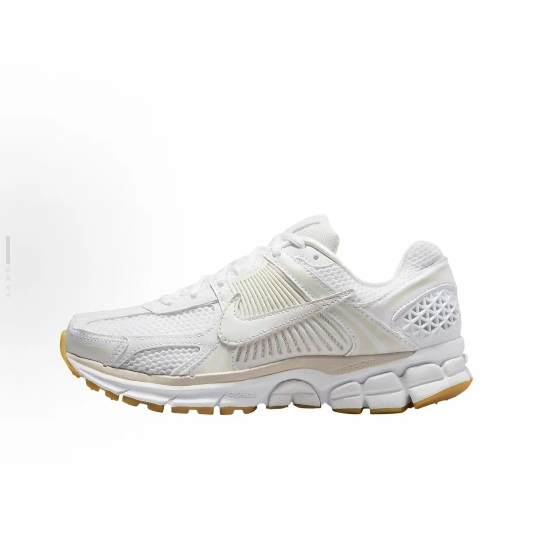 Nike Air Zoom Vomero 5 WMNS 减震防滑跑步鞋 女款白色FJ2028104