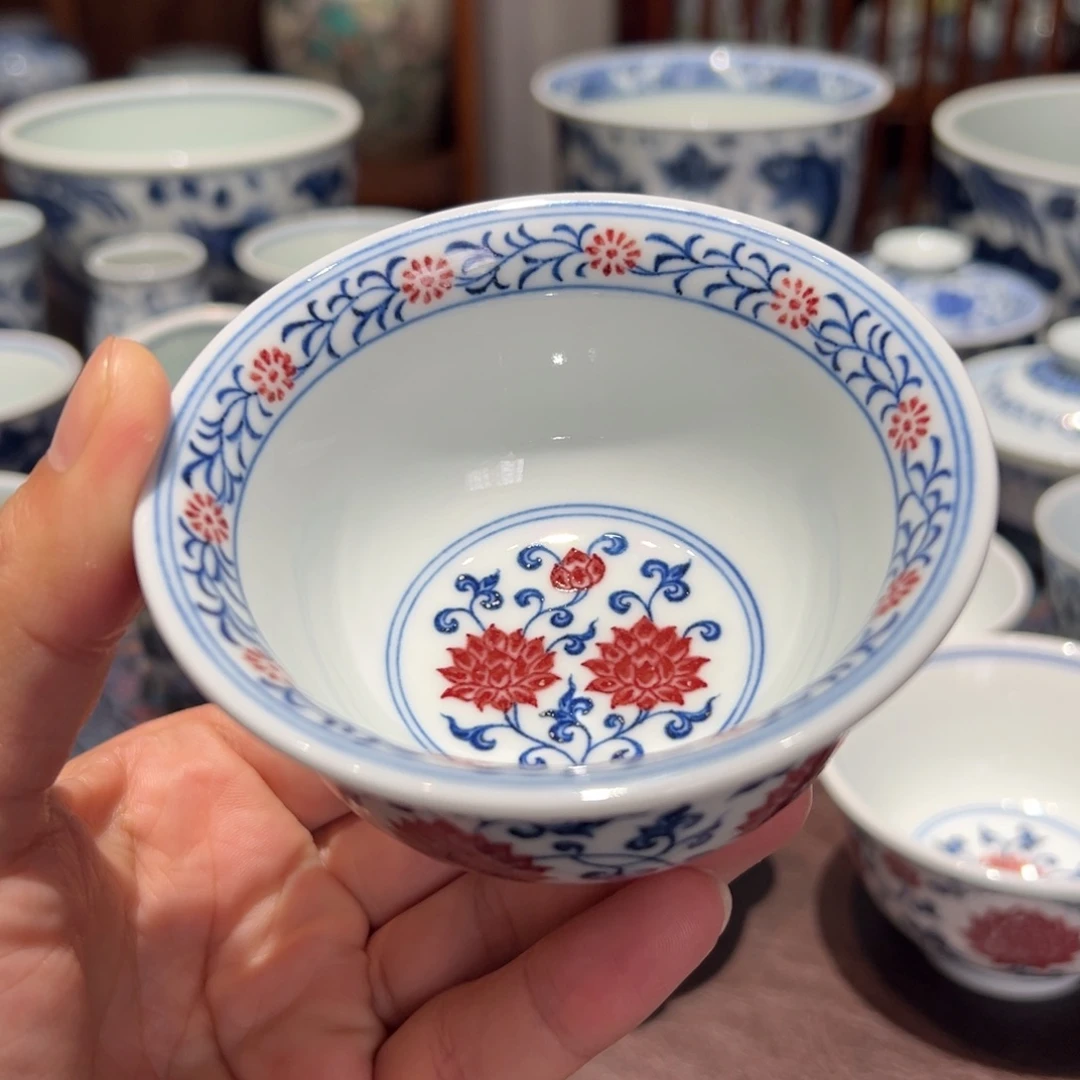 精品青花釉里红缠枝莲压手杯口径约9.3厘米