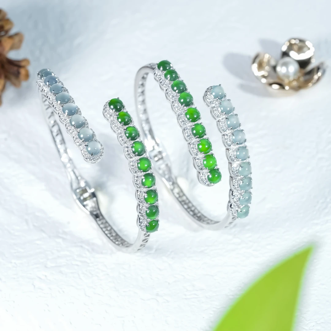 妞妞珠宝-翡翠S925银镶蛋面手镯百搭轻奢休闲精致多样性发货一件