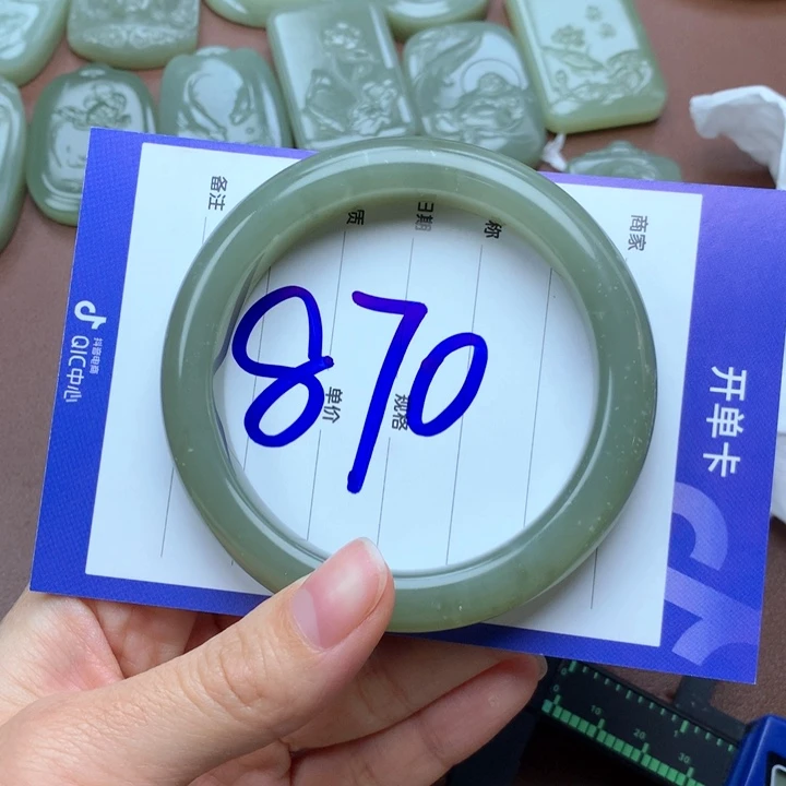 和田玉未镶嵌手镯61