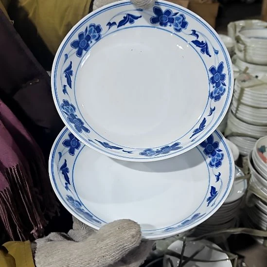 绿泥盘子碗茶壶啥都有