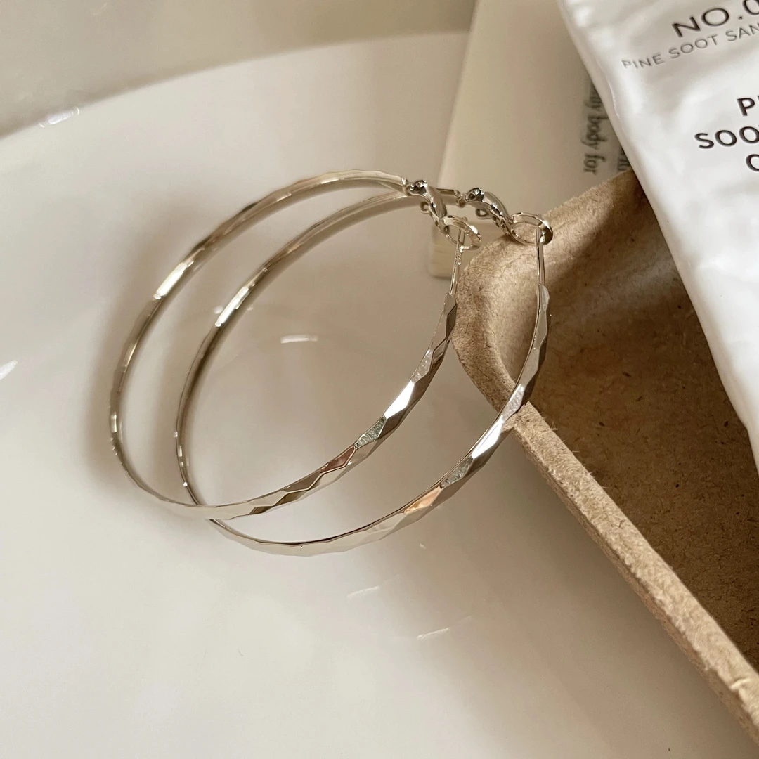 铜合金耳饰 切面纹5cm素圈耳环925银针侧面超闪衬肤色气质耳饰