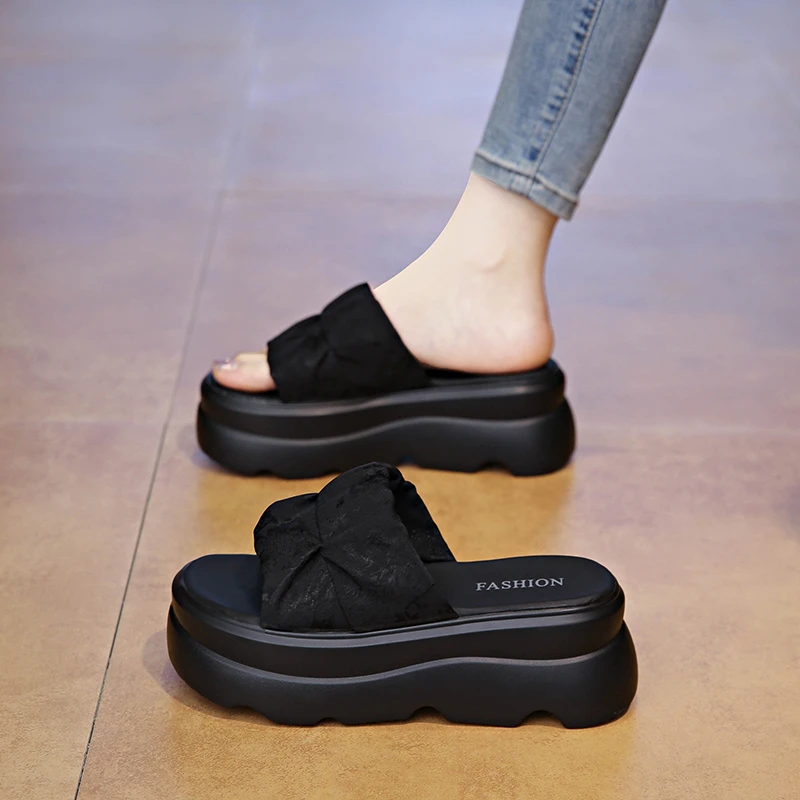 厚底增高凉拖鞋女夏季外穿2025新款小个子百搭松糕一字拖女沙滩鞋