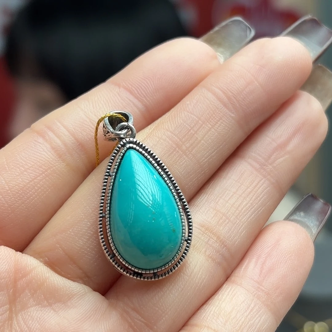 绿松石未镶嵌颈饰