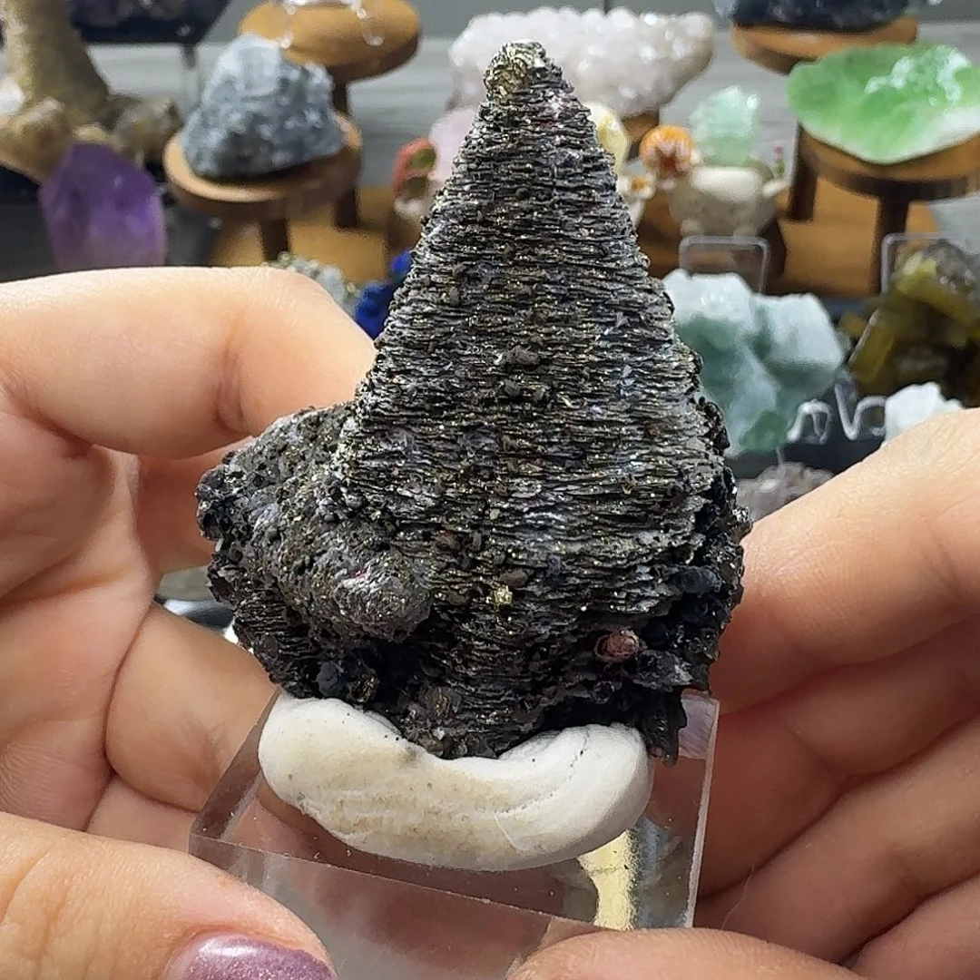 石材黑武士鎏金摆件