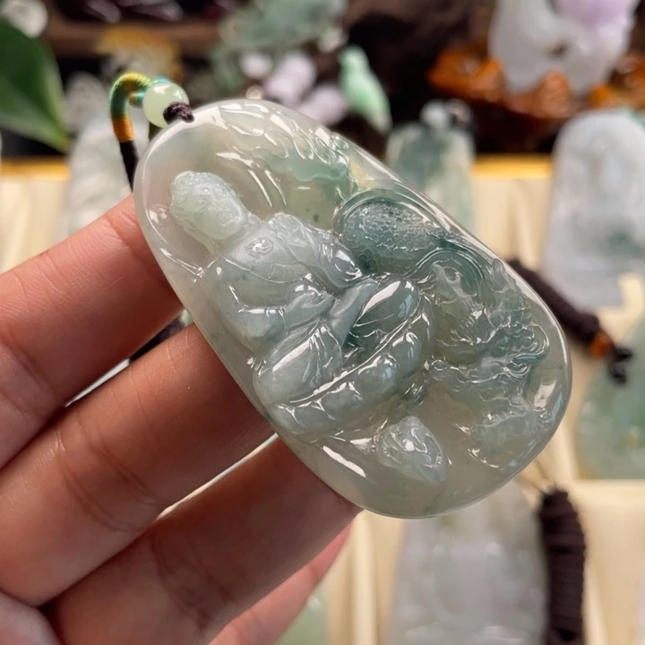 翡翠未镶嵌颈饰玉