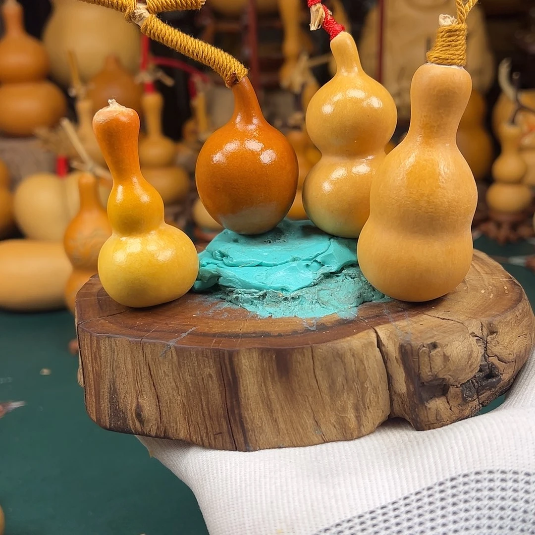 陶瓷8咯玉兔我居然去去去屠龙摸鱼了