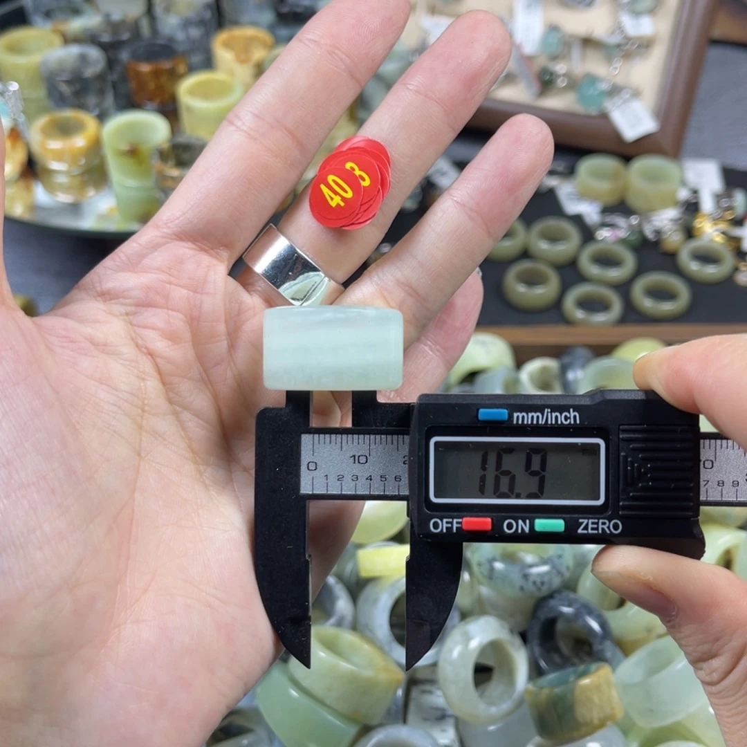 蛇纹石玉未镶嵌戒指