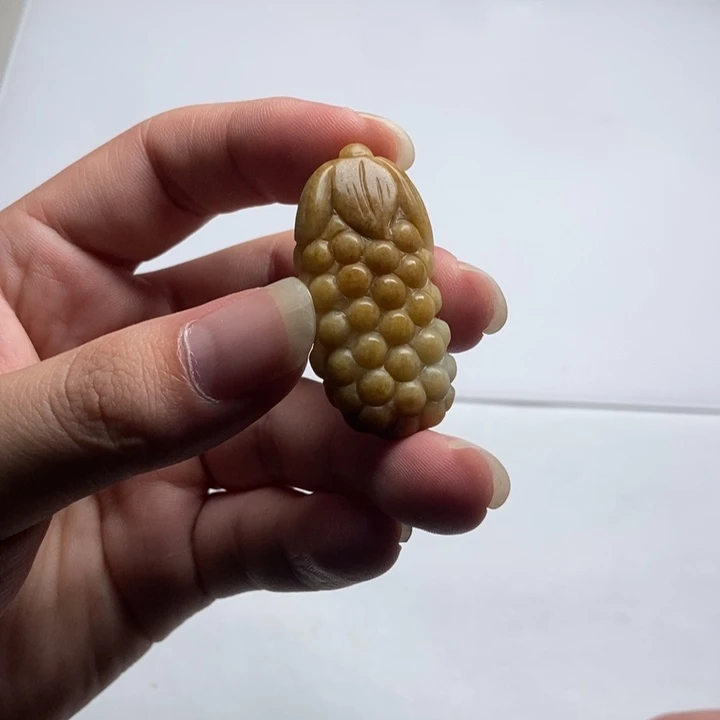翡翠未镶嵌颈饰葡萄1