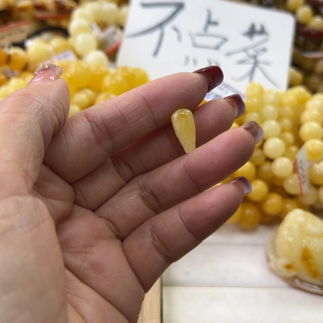 琥珀珠宝奇石未镶嵌