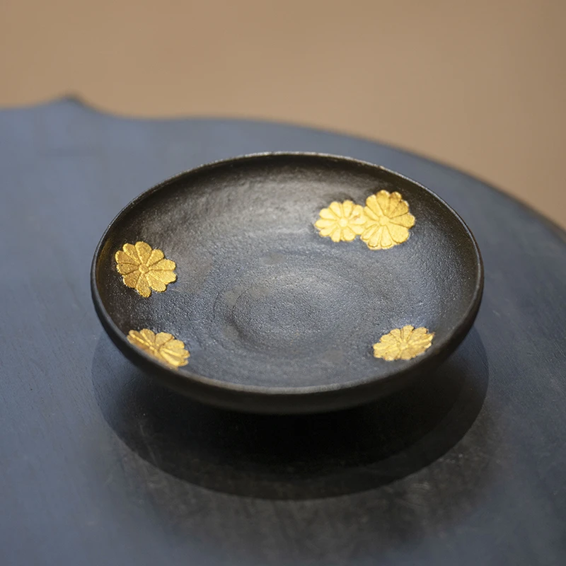 SJY0240 山几由-雕刻金莳绘黑地团花——壶承