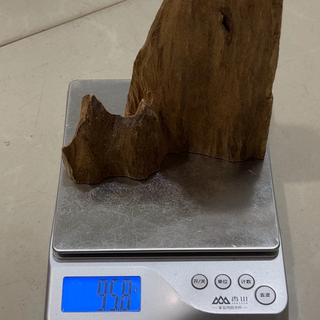 樘***嘿沉香摆件达拉干老料