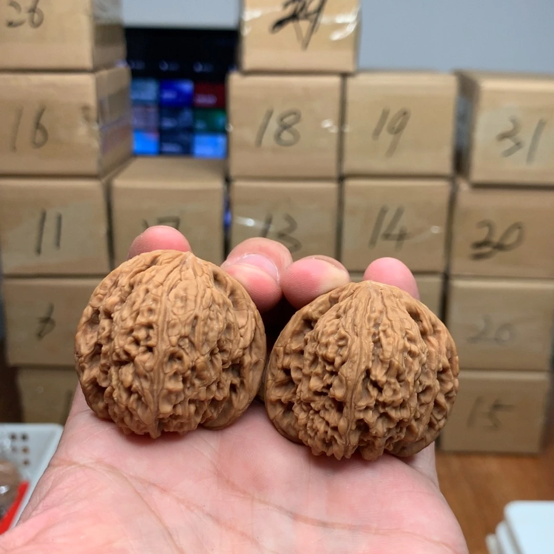 文玩核桃把件都**长南疆石