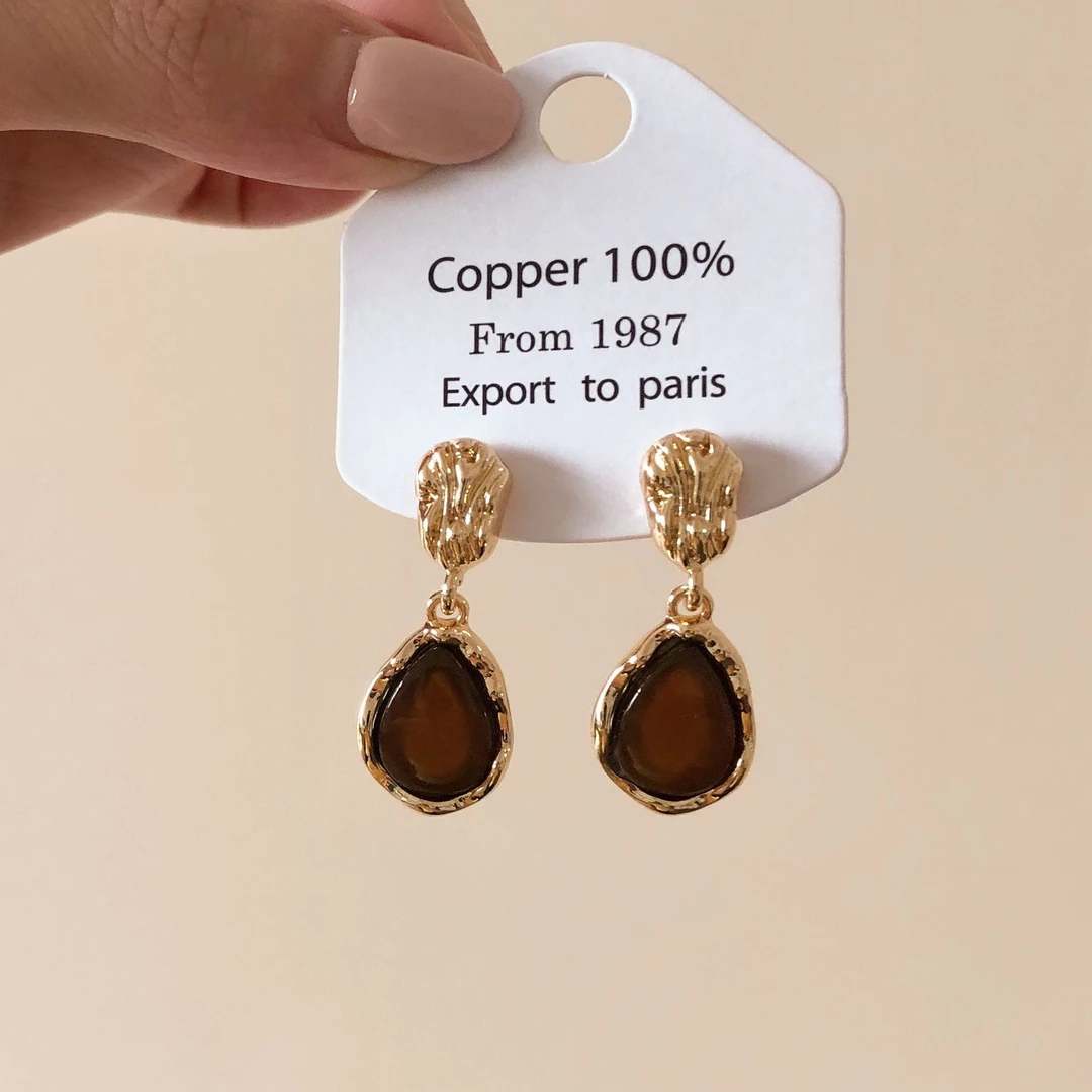 复古美拉德焦糖水滴耳环2025轻奢小众高级感耳钉气质独特漂亮耳饰