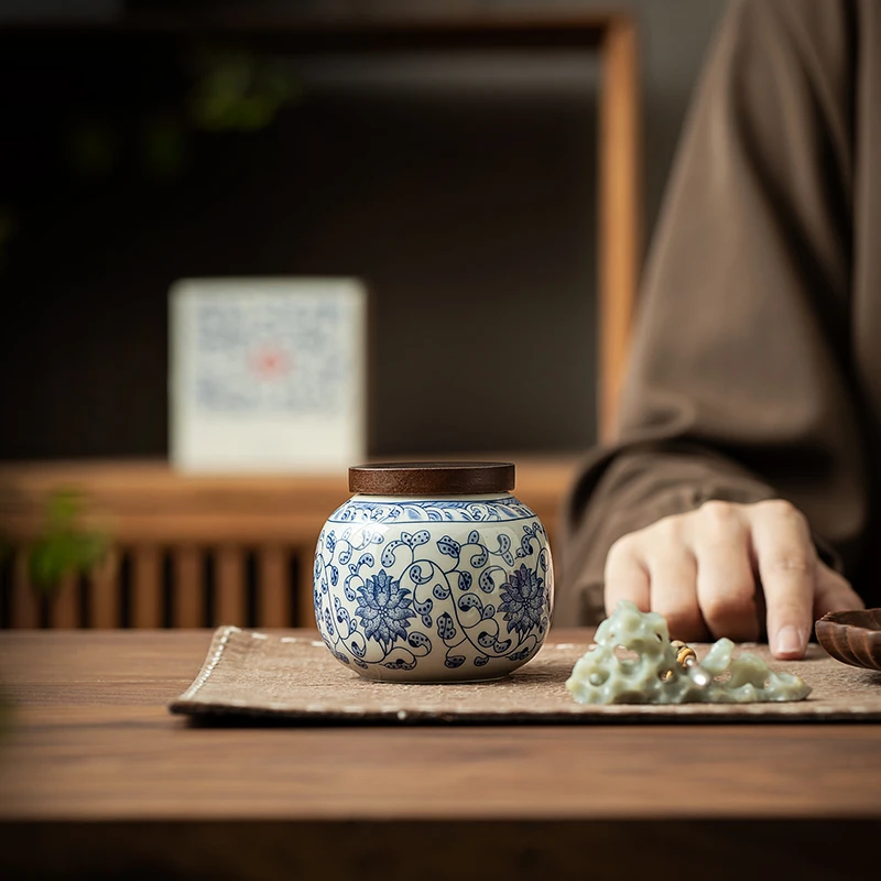 陶瓷中式缠枝莲茶叶罐密封罐便捷旅行迷你茶罐防潮小茶储存罐子